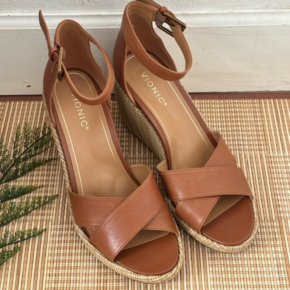 VIONIC MARINA Ankle Strap Sandals Size: 11 - Picture 2 of 6